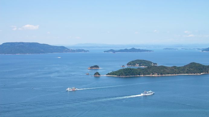 7:30 | 坂手港到着・オリーブビーチ海水浴場へ