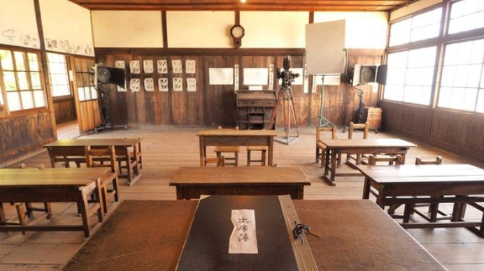 15:00 | オリーブビーチから渡り船で二十四の瞳映画村